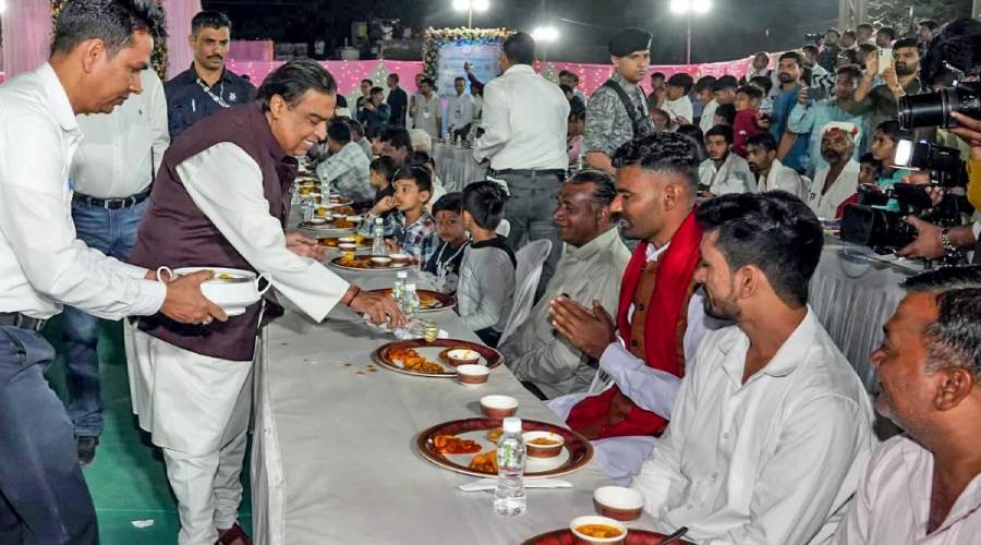 Mukesh Ambani ne ki karykram ki shuruvaat