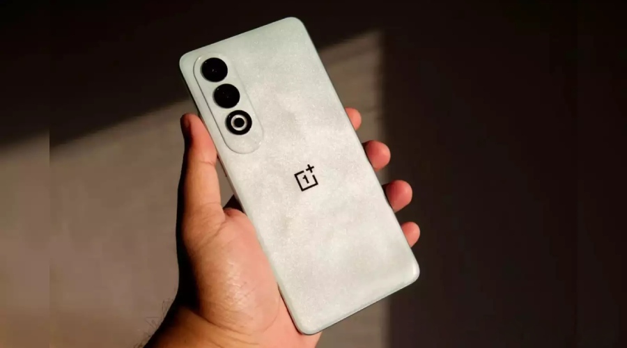 OnePlus Nord CE 4 ka display aur ram