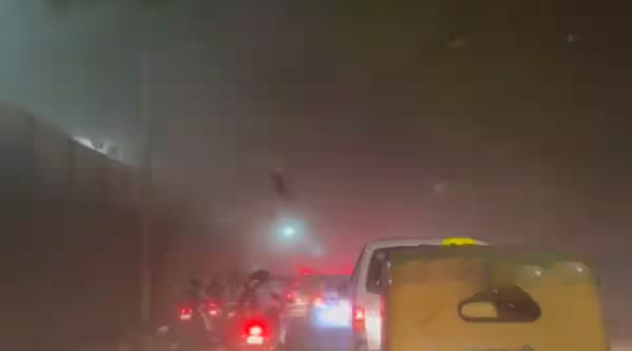 Vaahan chalak ko nahi diya kuch dikhai achanak se andhi aai