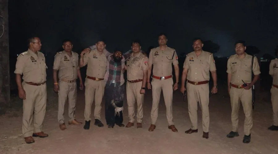 agra police ke pass thi chabi aur ghar mein hui