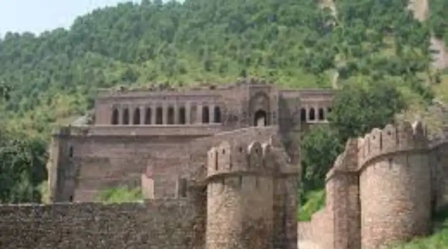 bhanagadh ka kila 