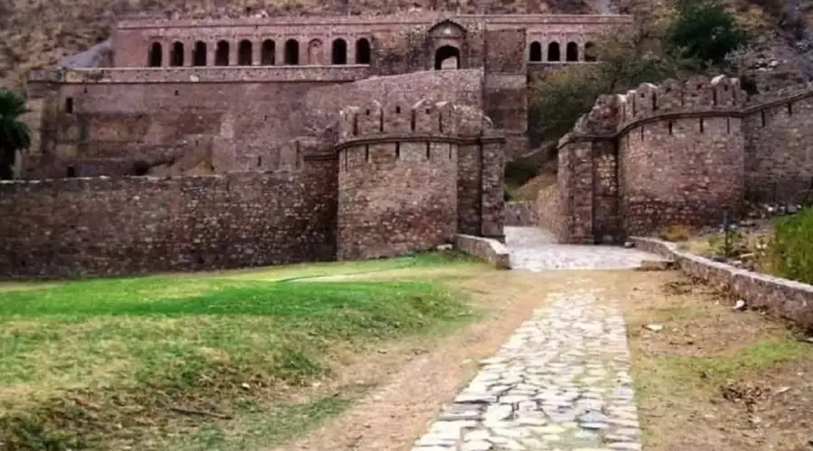 bhangadh ke kile ki asli kahani