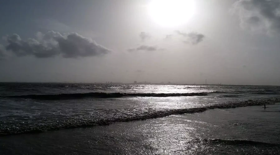 dooms beach kahan par hain