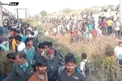 pushpak express se utare yatriyon ko karnatak express ne kuchala