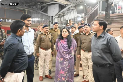 hathiyar ke bal par mahakumbh mein kiya bhid ko niyantrit