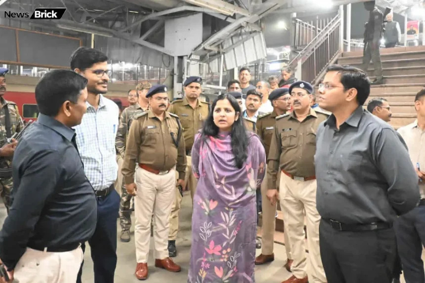 hathiyar ke bal par mahakumbh mein kiya bhid ko niyantrit