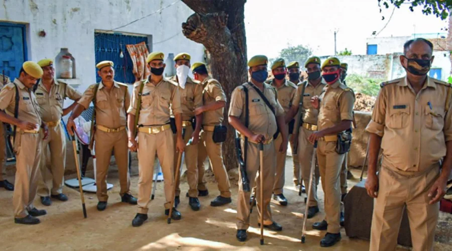 Ilake mein bhari virodh pradarshan