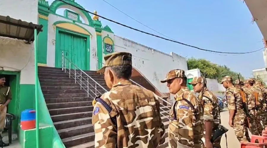 Sambhal prashasan ne liye suraksha ke sakht kadam