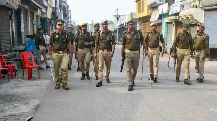 Sanvedanashil ilake mein atirikt police bal tainat