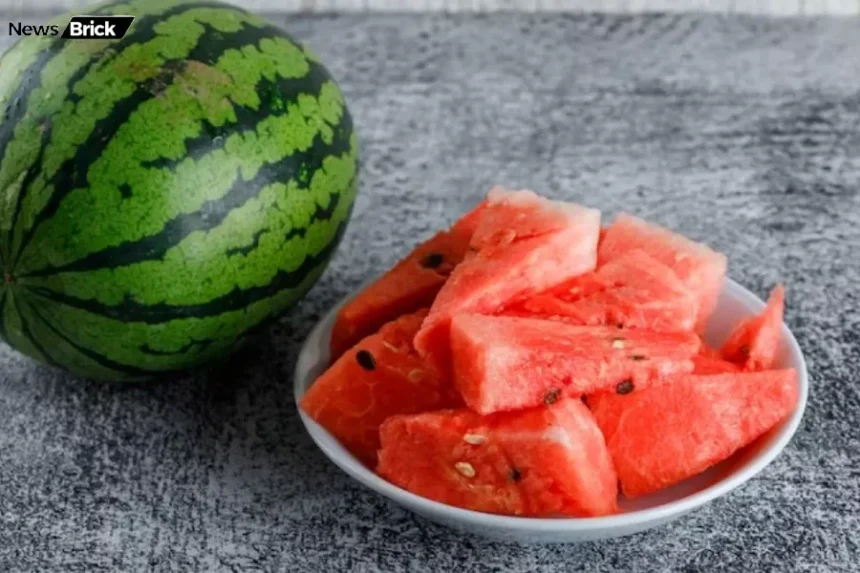 garmion ka superfood tarbuz ke anginat fayde