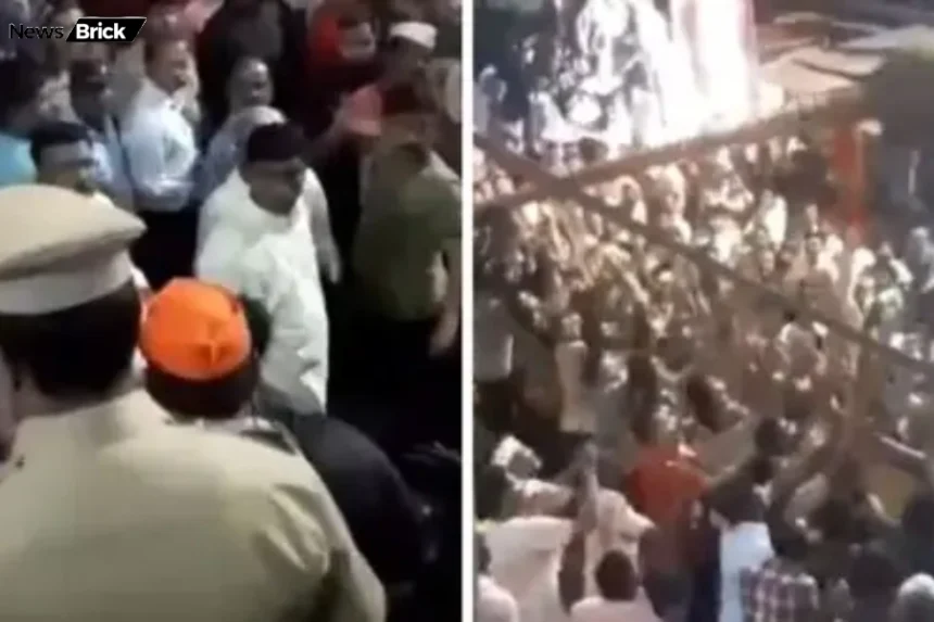 holi ke shimaga julus mein masjid ka gate todane ka prayas