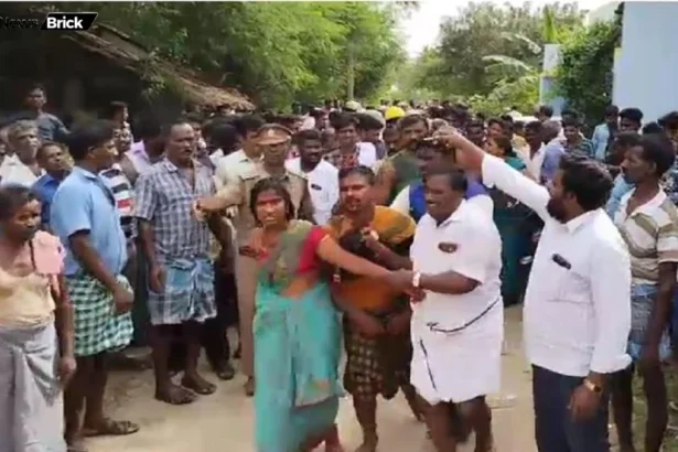 pahadi par jakar kiya gaya videsh mahila yaun utpidan