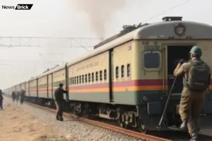 pakistan mein train hua hijack