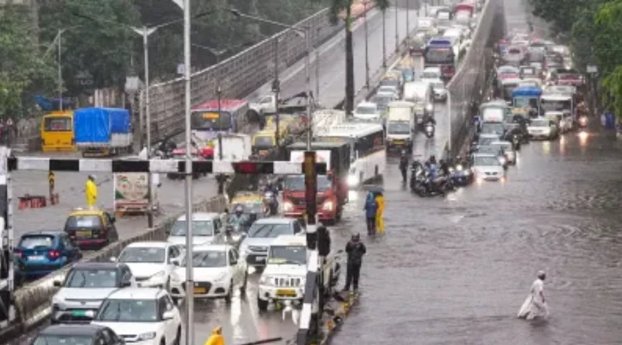 Itni bhari barish dashakon mein nahi hui