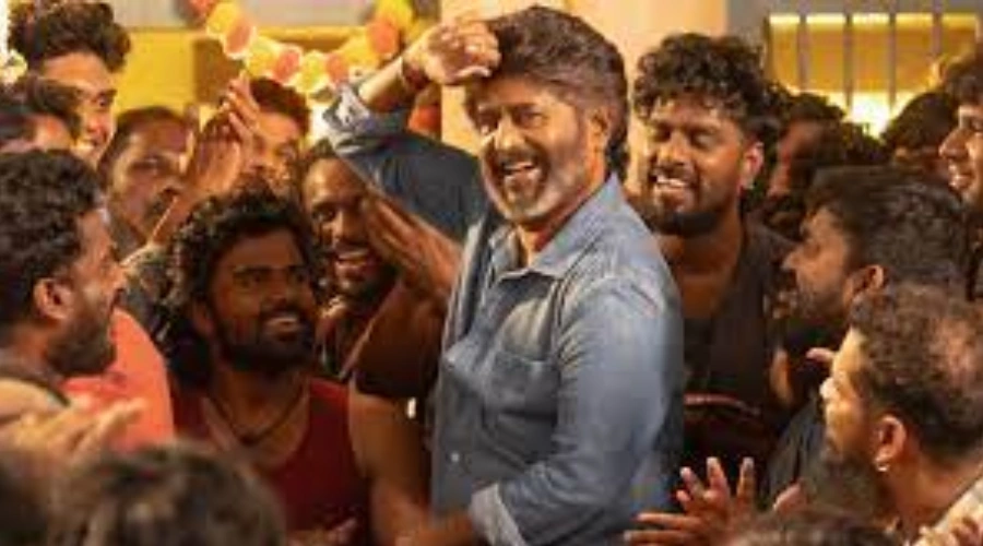 Sangeet aur Camera work ne sambhali coolie