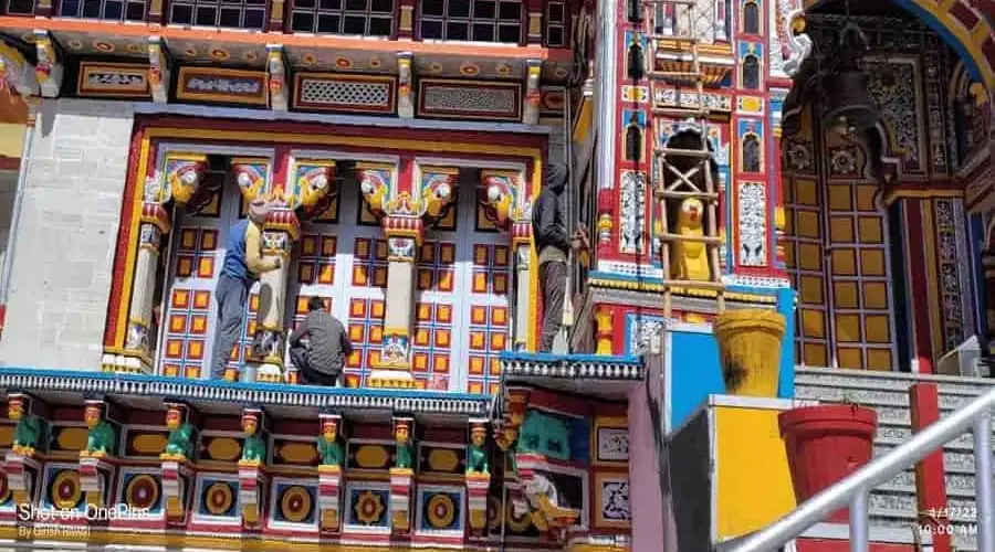 Badrinath mandir ki vastukala