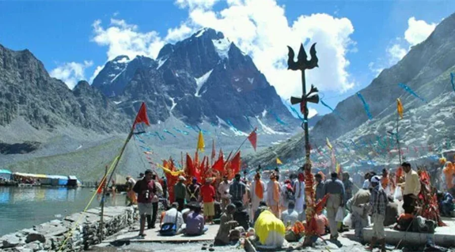 Manimahesh Jheel aur Kailash Shikhar ka dharmik mahatva