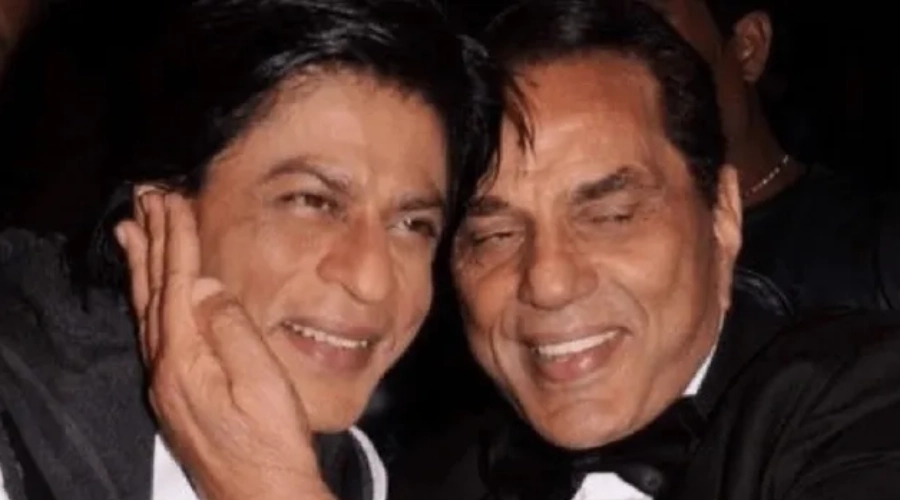 Dharmendra ke jane se shahrukh ki ankhen hui nam