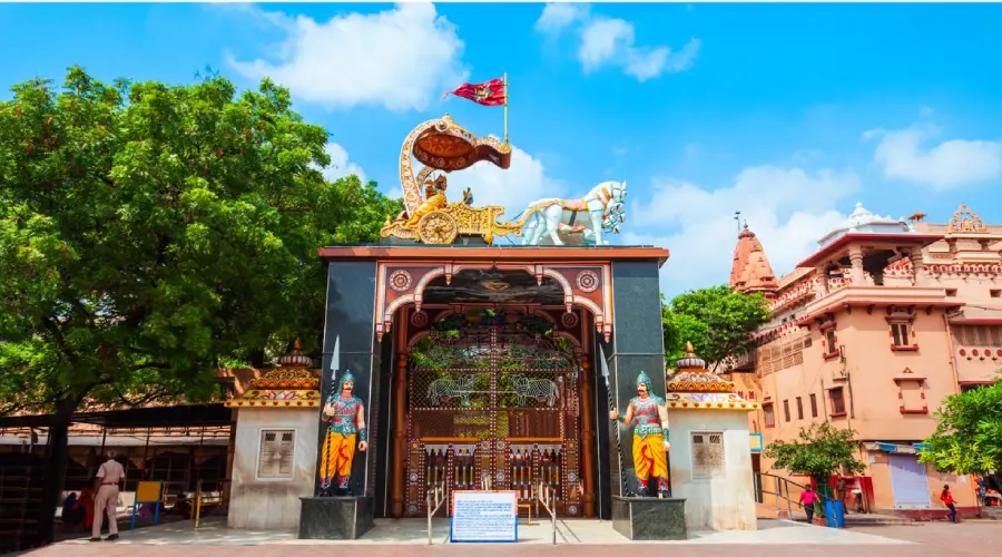 Itihas aur pauranik prishthbhoomi