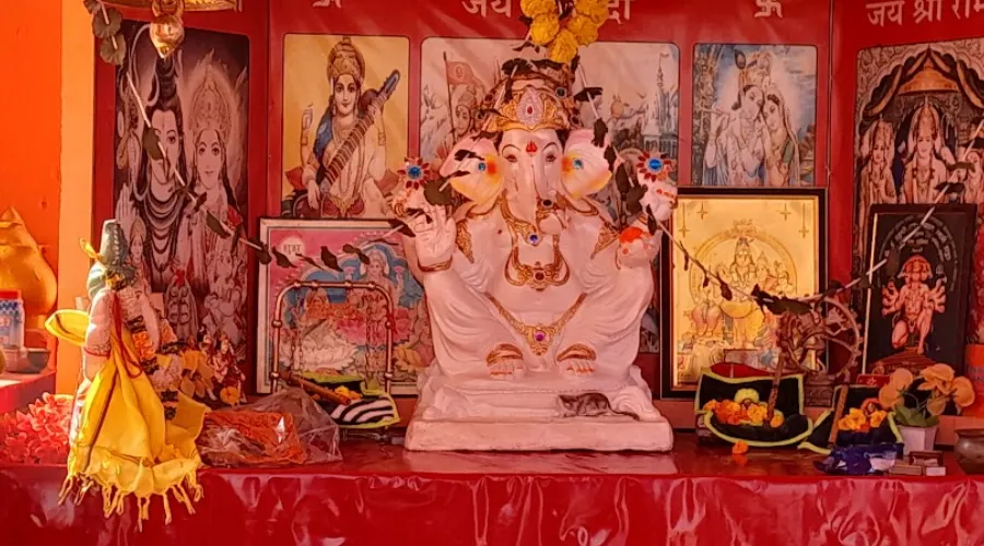 Pehowa ke aspas ke any prasidh tirth sthal